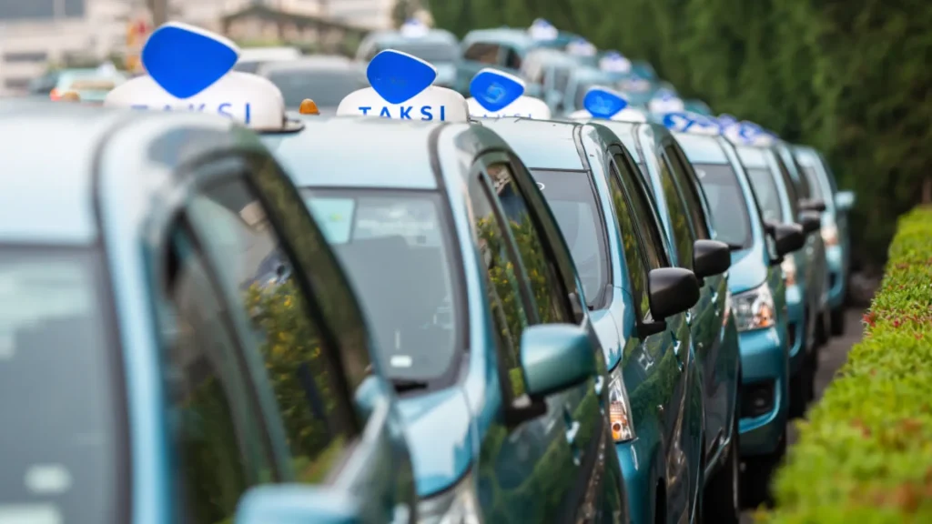 Bali taxi options for travelers. How to Arrive at Serangan Port quickly with metered taxi services.